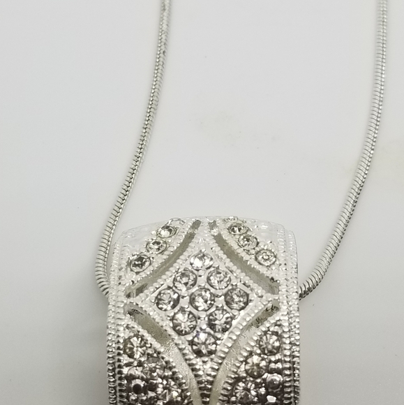 TRIFARI VINTAGE CHROME SILVER SNAKE CHAIN & CRYSTAL PENDANT NECKLACE - Picture 5 of 8
